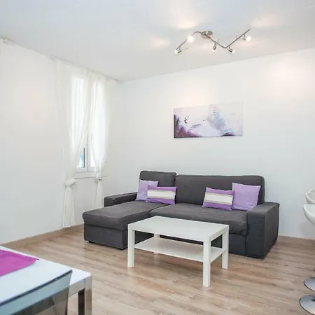 Apartment Center & With Sea View